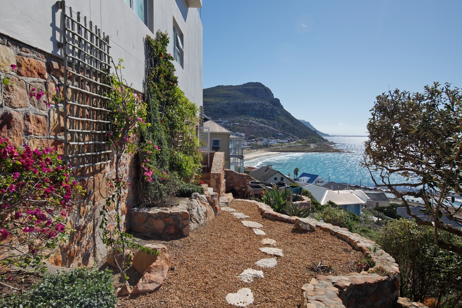 7 Bedroom Property for Sale in Cairnside Western Cape